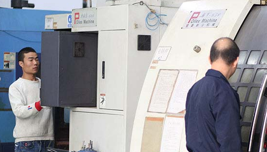 在深圳怎么選擇專業(yè)的模具開模廠呢？